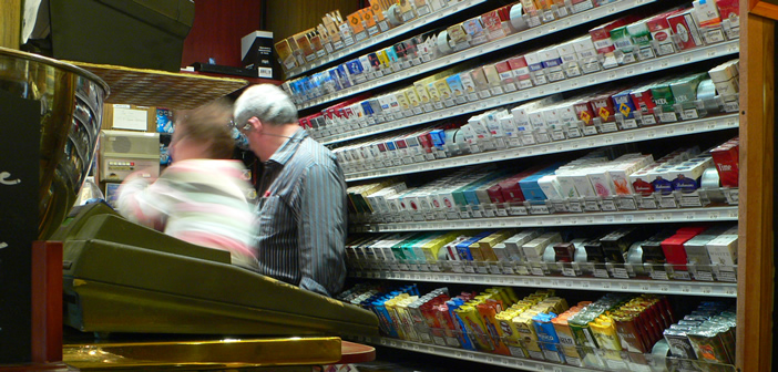 Commerce alimentaire et tabac, presse, loto rte des vins